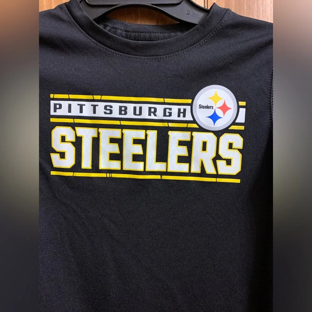 Boys Pittsburgh NFL Steelers football medium 5/6 long sleeve shirt